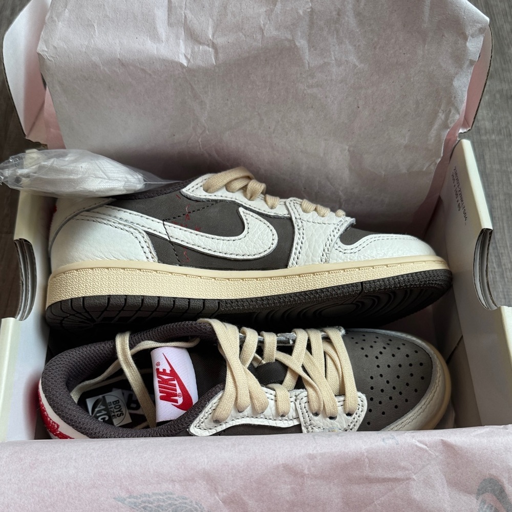 Travis Jordan 1 low